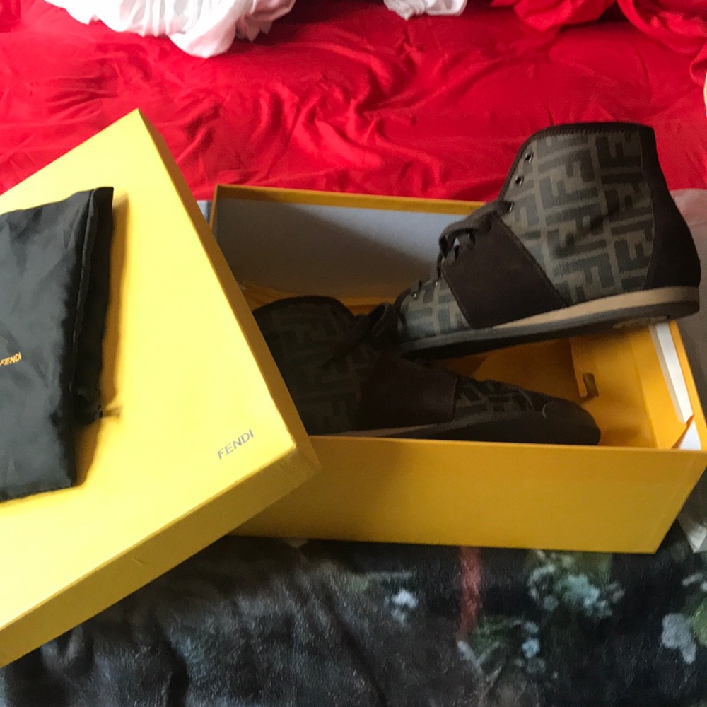 Fendi Zuka sneaker size 7 in men